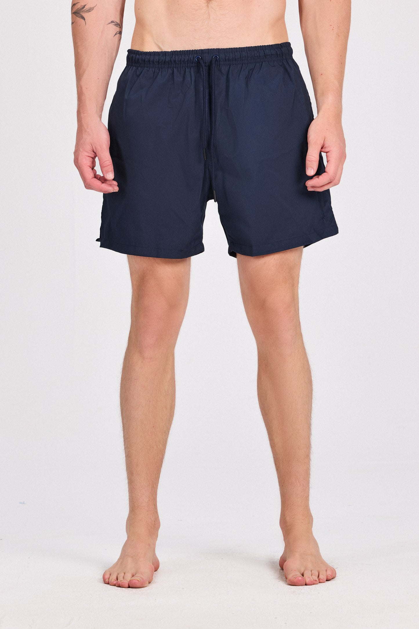 ملابس سباحة سادة باللون الوردي الفاتح